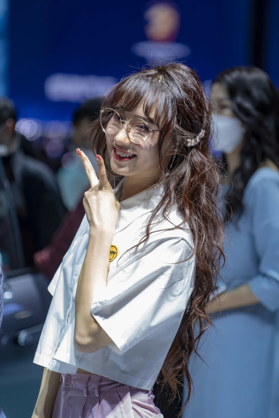 上海车展上的漂亮小姐姐们,多图慎入