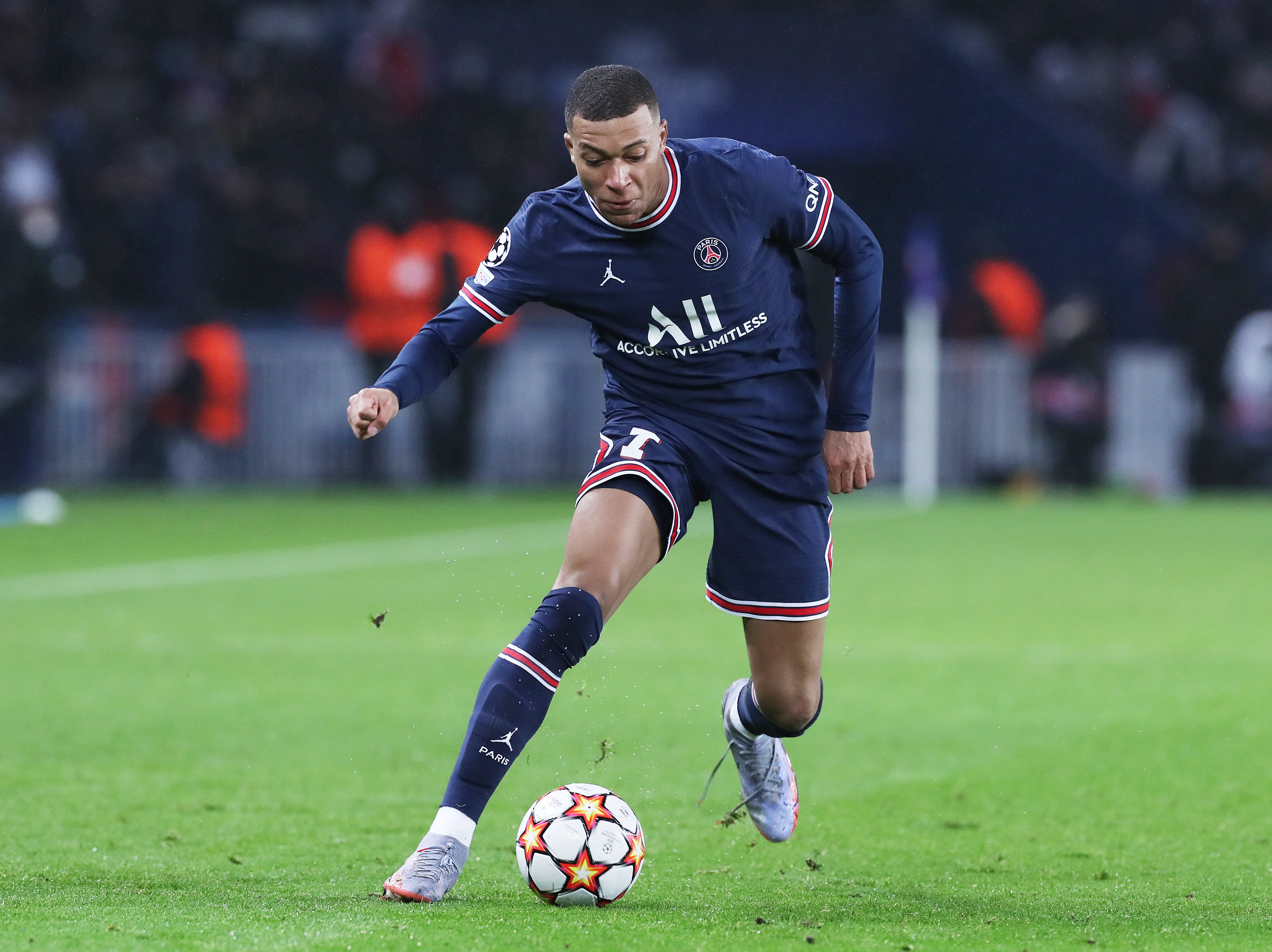 体育3足球欧冠巴黎圣日耳曼胜布鲁日