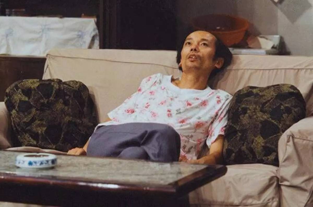 来,继"佛系","内卷"之后,一种主张放弃拼命工作攒钱而焦虑伤身的生活