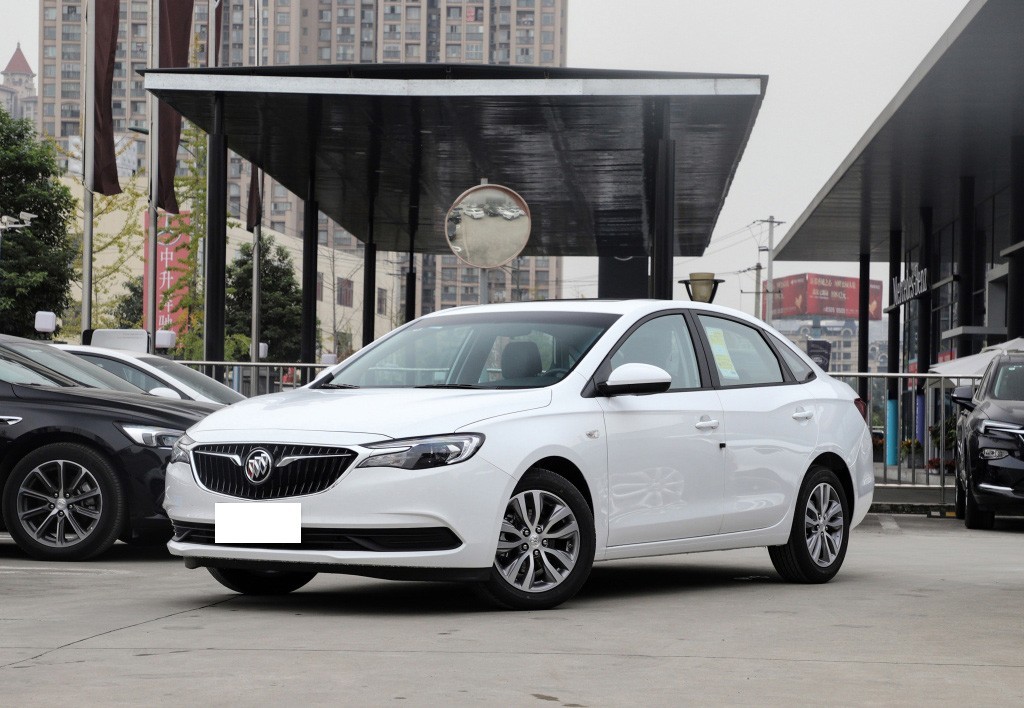 年轻人买车预算有限,注重面子以及性价比,别克英朗考虑一下?