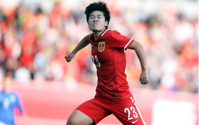 40米吊射打崩韩国队 中国女足发文表彰 32岁铁肺队长宣布退役 天天新闻 甜甜新闻