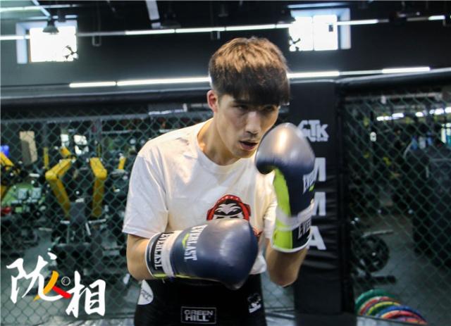 中国最真拳手马海热衷跑马拉松练就超强体能去年我跑了2191公里