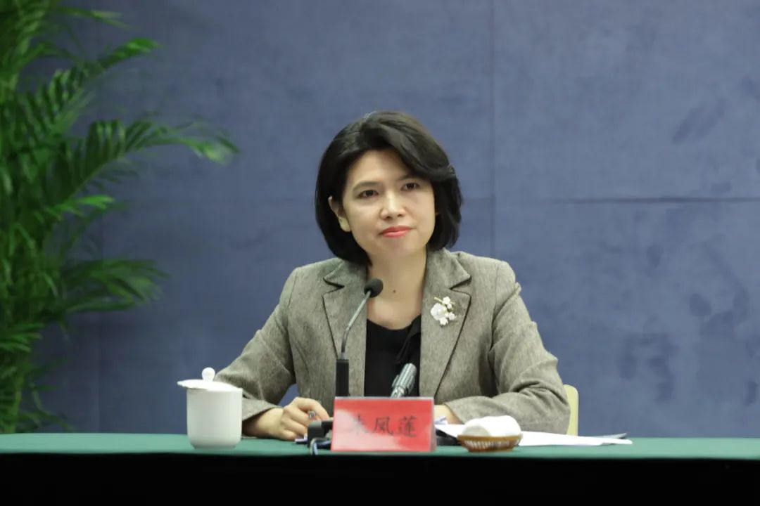 17日)上午举行例行新闻发布会,国台办发言人朱凤莲主持本次新闻发布会