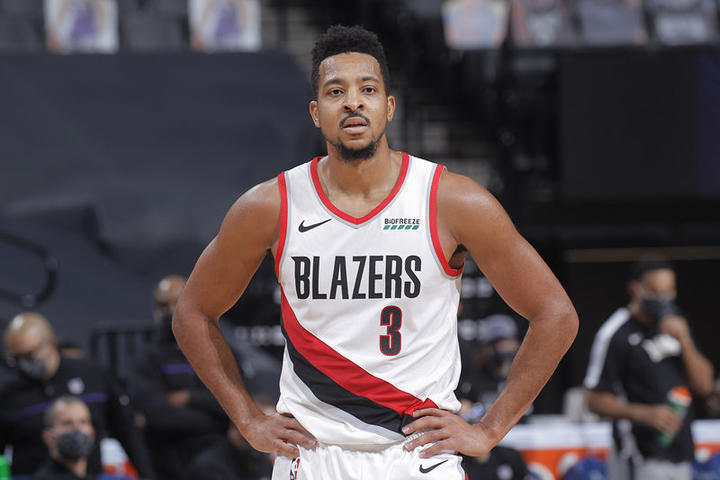 首节爆砍21分!cj·麦科勒姆全场砍下35分8助攻