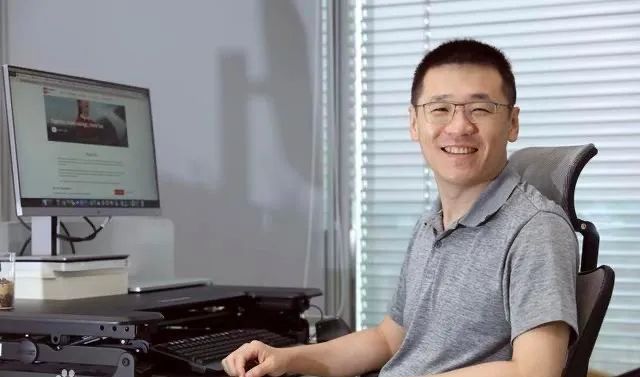 黄峥放手拼多多路向何方