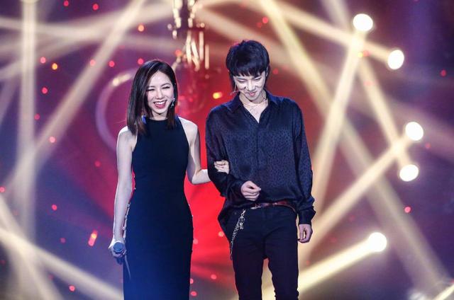 华晨宇的"迷幻情史" 和他背后的7个女人