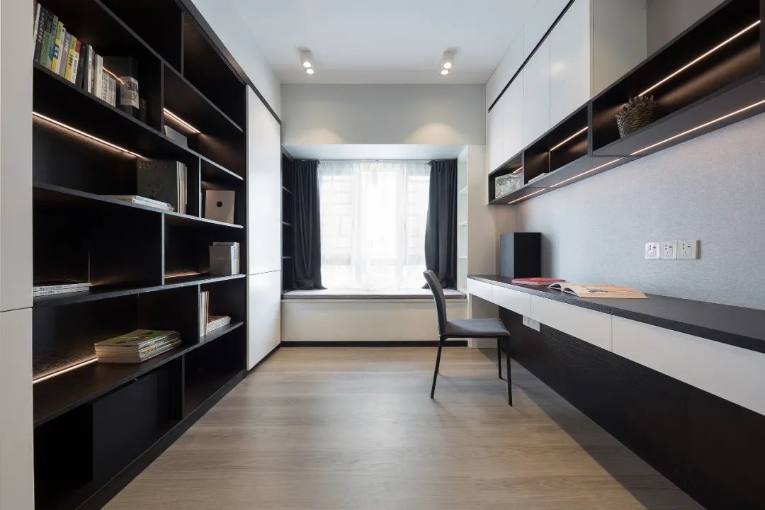 125㎡现代黑白灰 木质感,简雅舒适无主灯