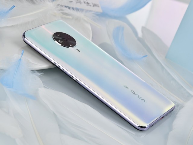 从升降前摄到九色渐变,vivo S系列外观愈发惊喜