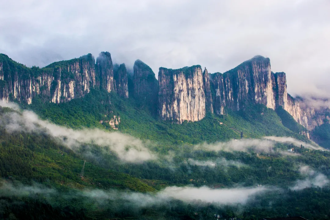 重庆武汉中间的避暑天堂,夏季均温才20 ,国家地理都吹爆它!