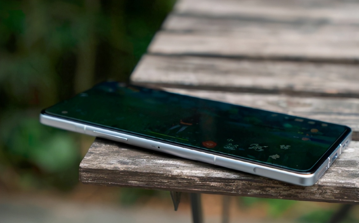 redmi k40"墨羽"配色来了,售价不变,香不香?__凤凰网