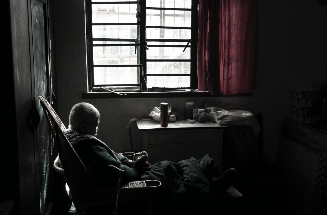 怎么看护瘫痪老人“我死了，没人认领我的遗体”：这种痛，1.1亿人正在经历_https://www.jmylbn.com_新闻资讯_第17张