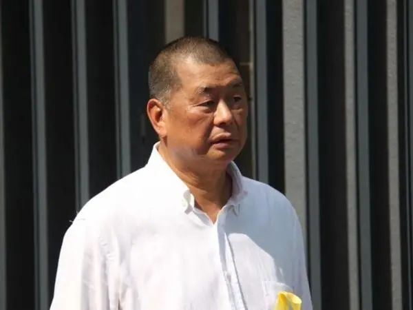 港媒:未经同意幼子出生证明就被公开,张柏芝把黎智英的《壹周刊》告了