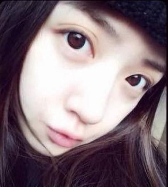 是个在英国认识的白富美叫张倩,这个女孩有个绰号叫「大连小熊猫」