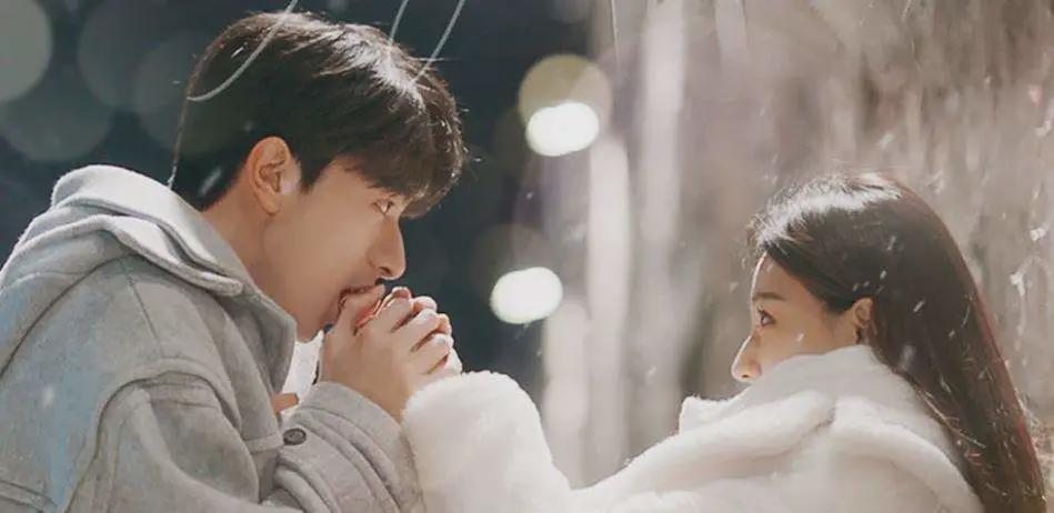 张雨绮学萧亚轩谈贤者之爱禁忌猎奇之恋鼻祖也太野