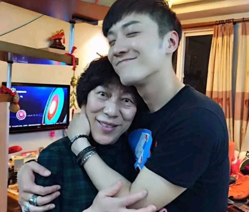 乔任梁父母回应恶评:想给更多的失独家庭和抑郁症患者做个榜样