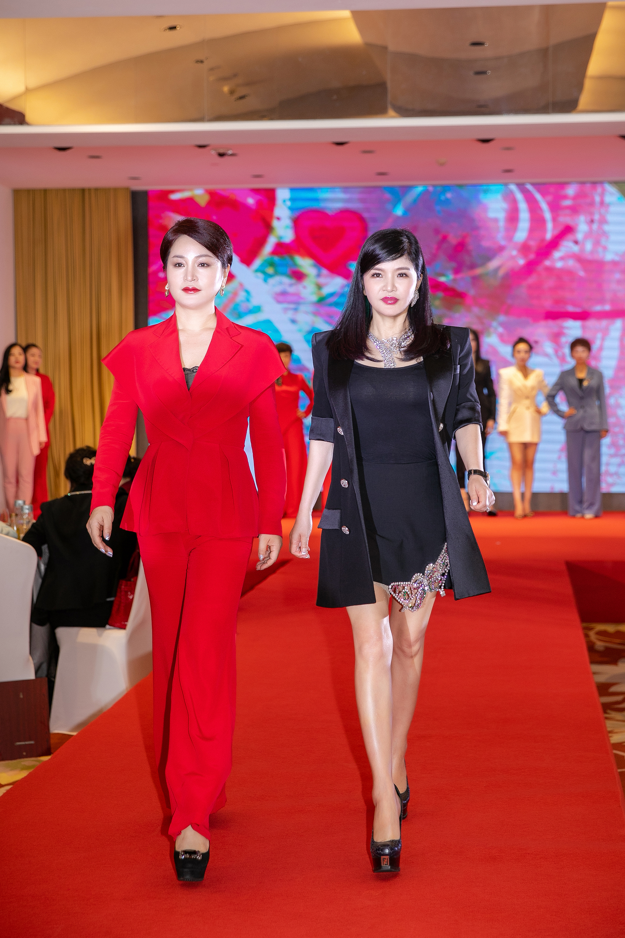 浙商女杰砥砺奋进 不忘初心大爱无声—金梅央荣获"公益大使"称号