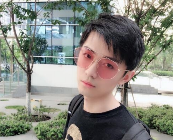 梦飞和柱子矛盾加深,比赛现场摔耳机走人,不愿意与对方说一句话__凤凰