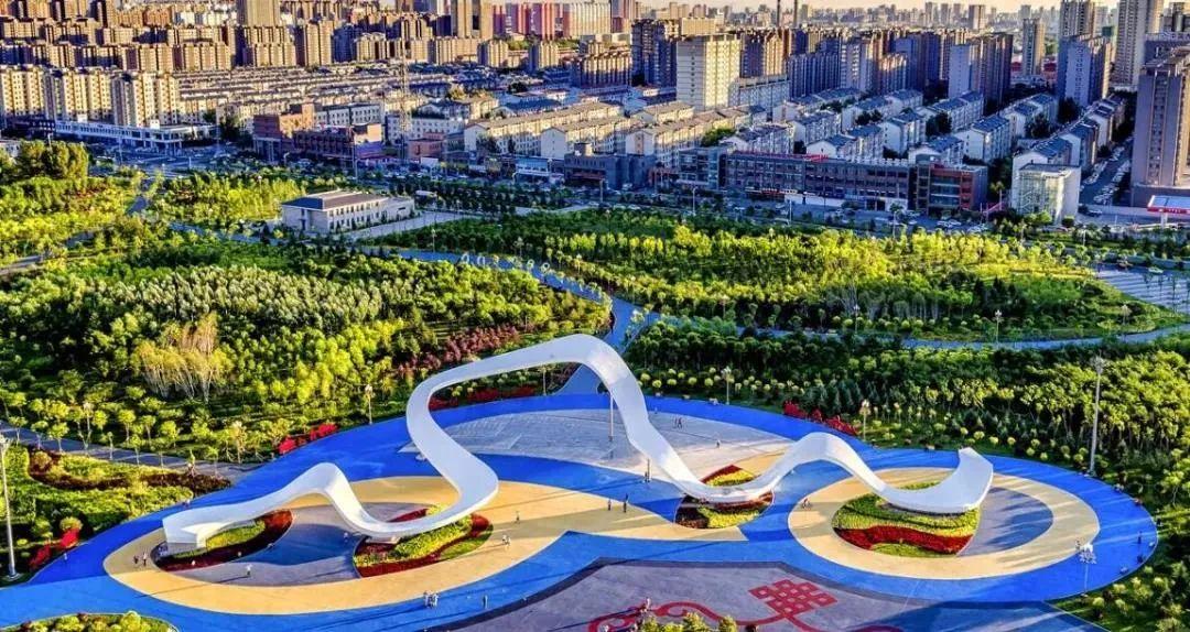 内蒙古呼和浩特vs蒙古乌兰巴托,都是草原都市,差距竟能这么大