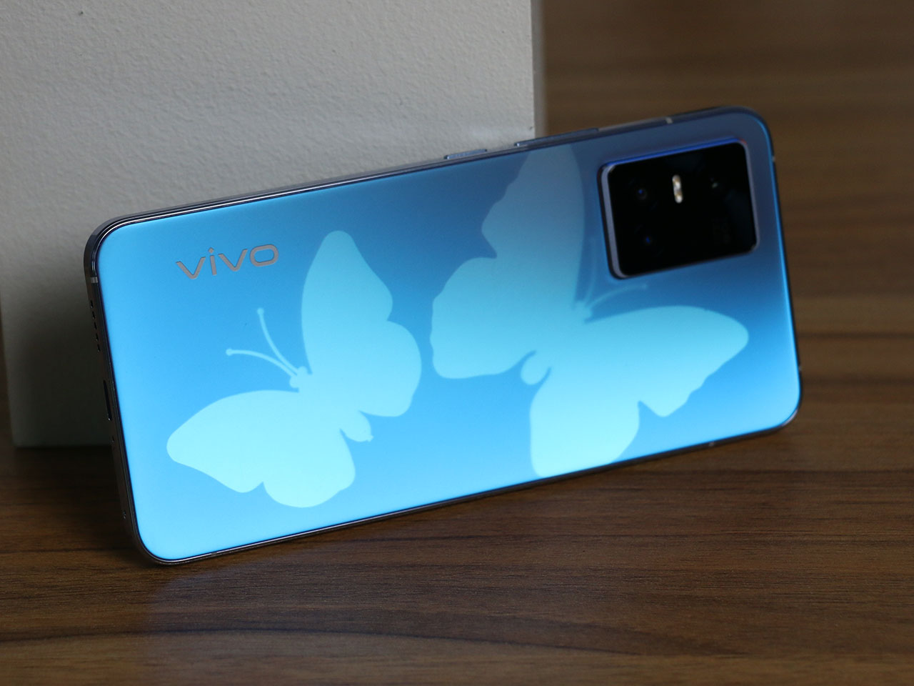 vivo s10系列外观解读 独家工艺技术主导设计壁垒