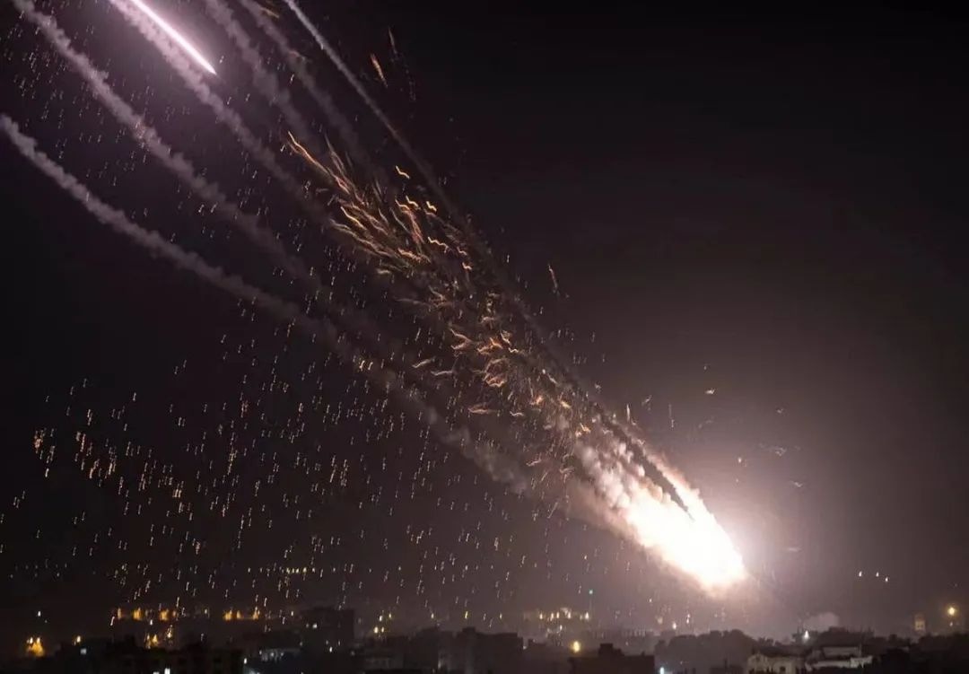 这几天,它是最靓的"弹"_品推资讯