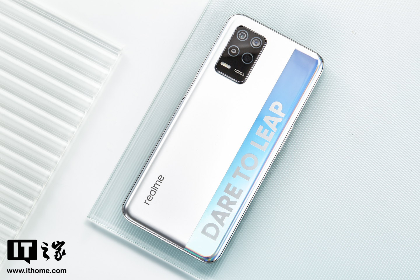 999 元起,realme q3 系列全网首销超 5 万台__凤凰网