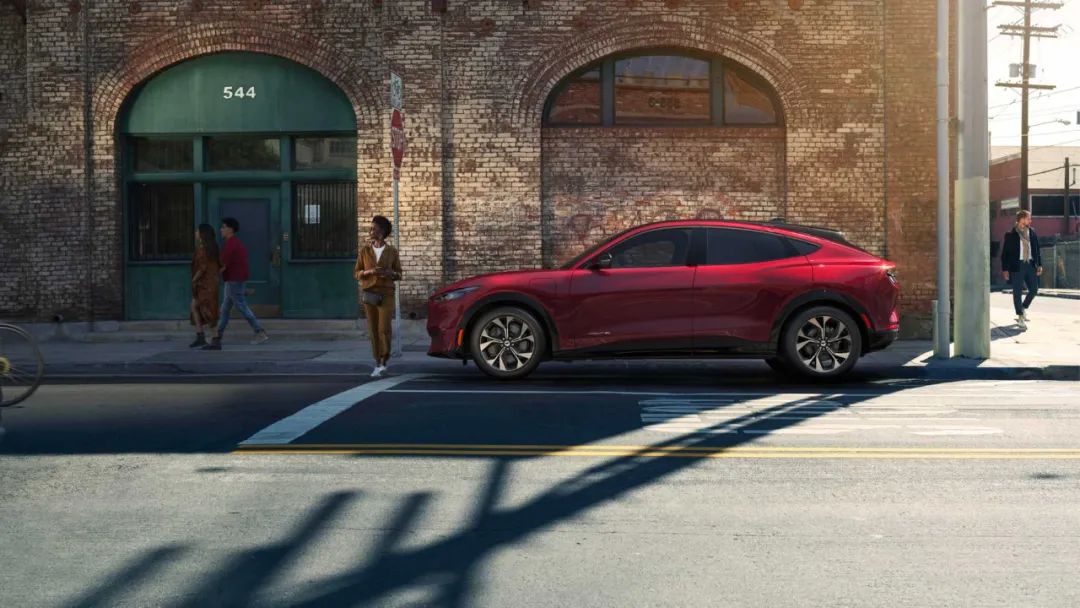 花30万左右买电动车尝鲜,我更推荐这款"够味"的