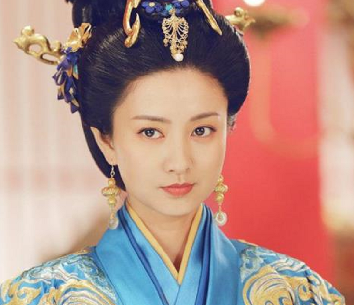 她也先后参演了《五指山之恋》《芈月传》《思美人》等影视作品,塑造