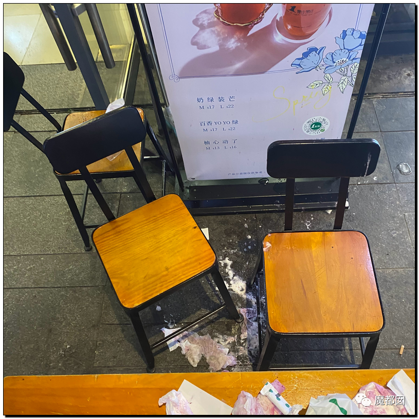 惊悚银泰城美女被陌生男子从头浇奶茶引发热议真相是