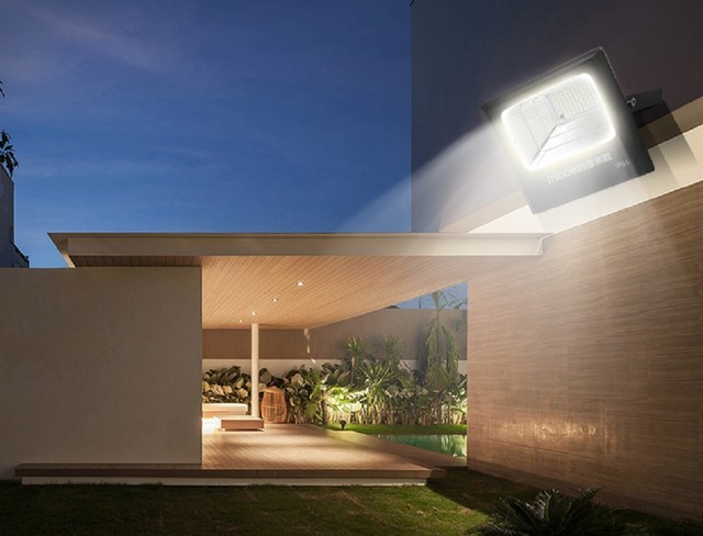 户外照明不用愁 四季沐歌T05太阳能投光灯全年照明不花钱