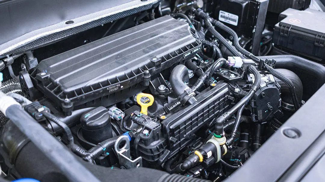 传动系统也换装了格特拉克7dct300双离合变速箱,账面参数相当好看.