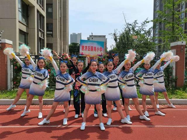 薛岗小学在2021年惠济区小学生健身操,啦啦操比赛中荣获一等奖