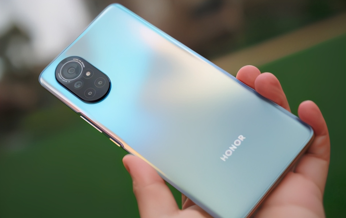 荣耀50外观曝光,双圆环 戒环镜头设计引领手机设计新潮流__凤凰网