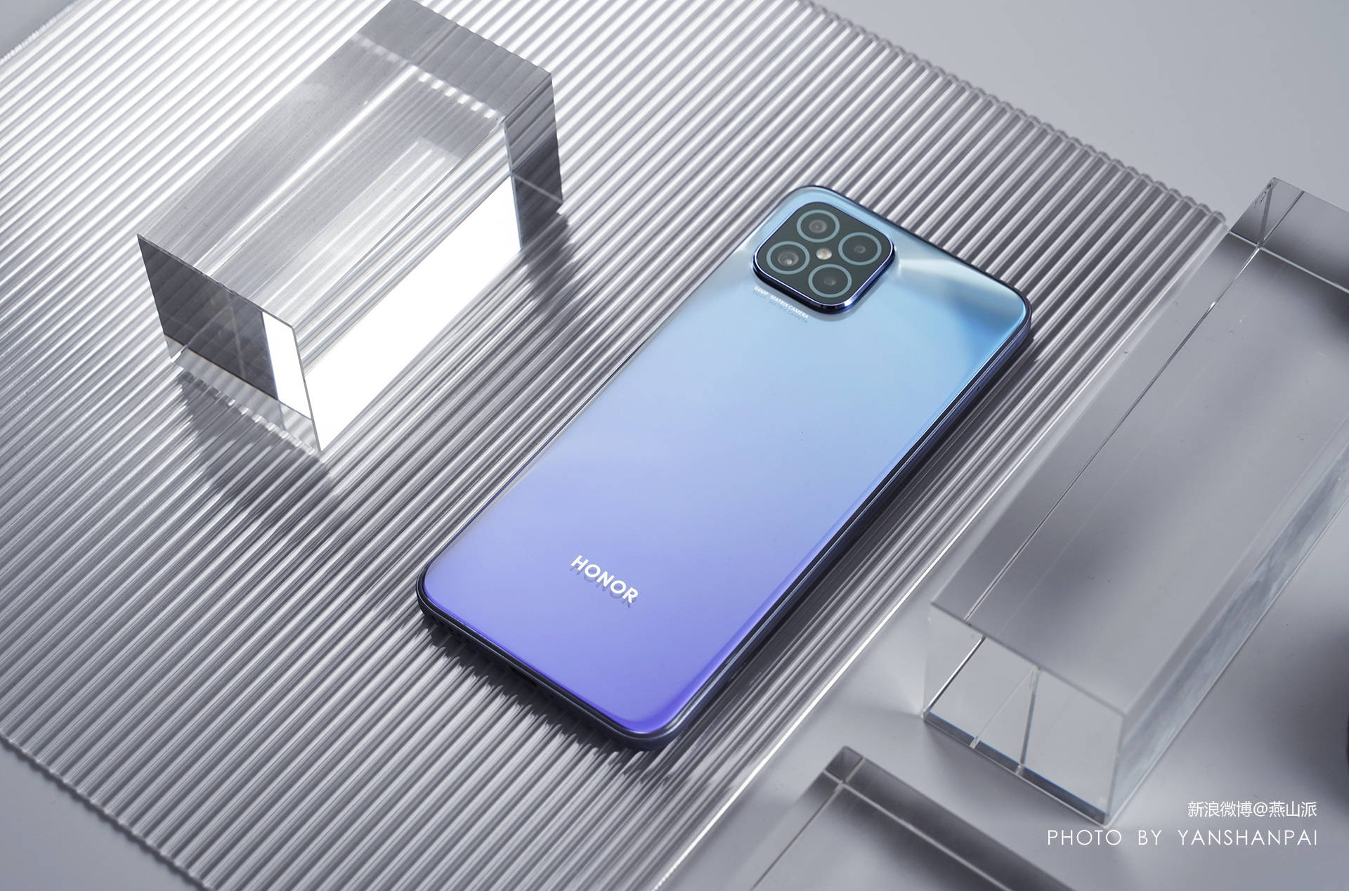 荣耀play5抢先评测:颜值与手感俱佳,快充更有大惊喜