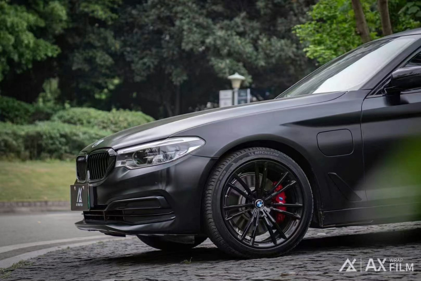 宝马5系改色陶瓷黑 仿佛穿越千年的美