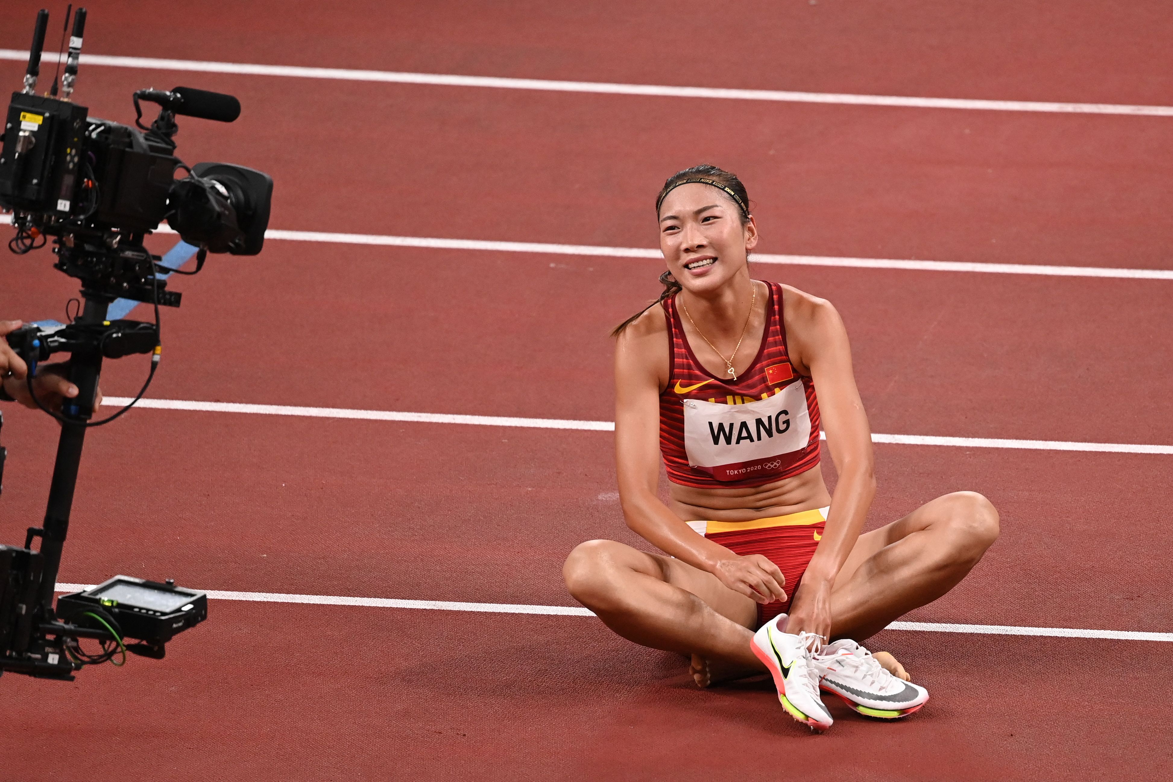 历史第一人王春雨闯入女子800米决赛谁说黄皮肤不行