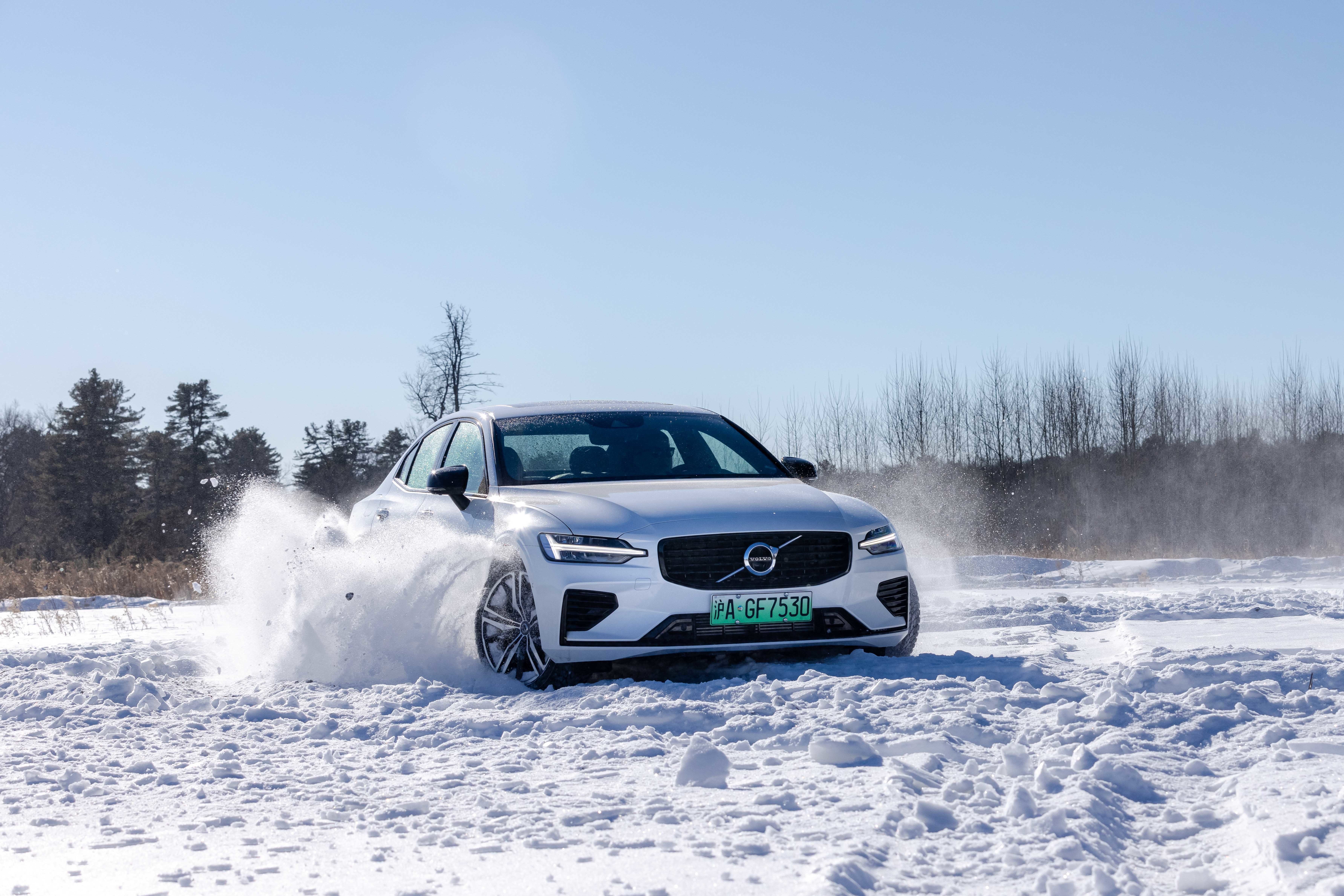 开沃尔沃s60体验雪地撒野_凤凰网汽车_凤凰网