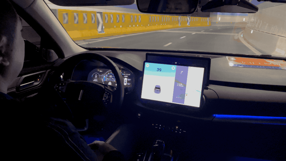 夜间体验华为自动驾驶：100分钟无接管，真能叫板无人出租车？
