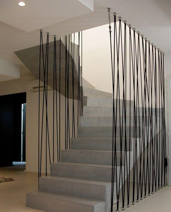 楼梯扶手用对这5种材质,仅靠简洁的线条感,就能成为整屋的亮点