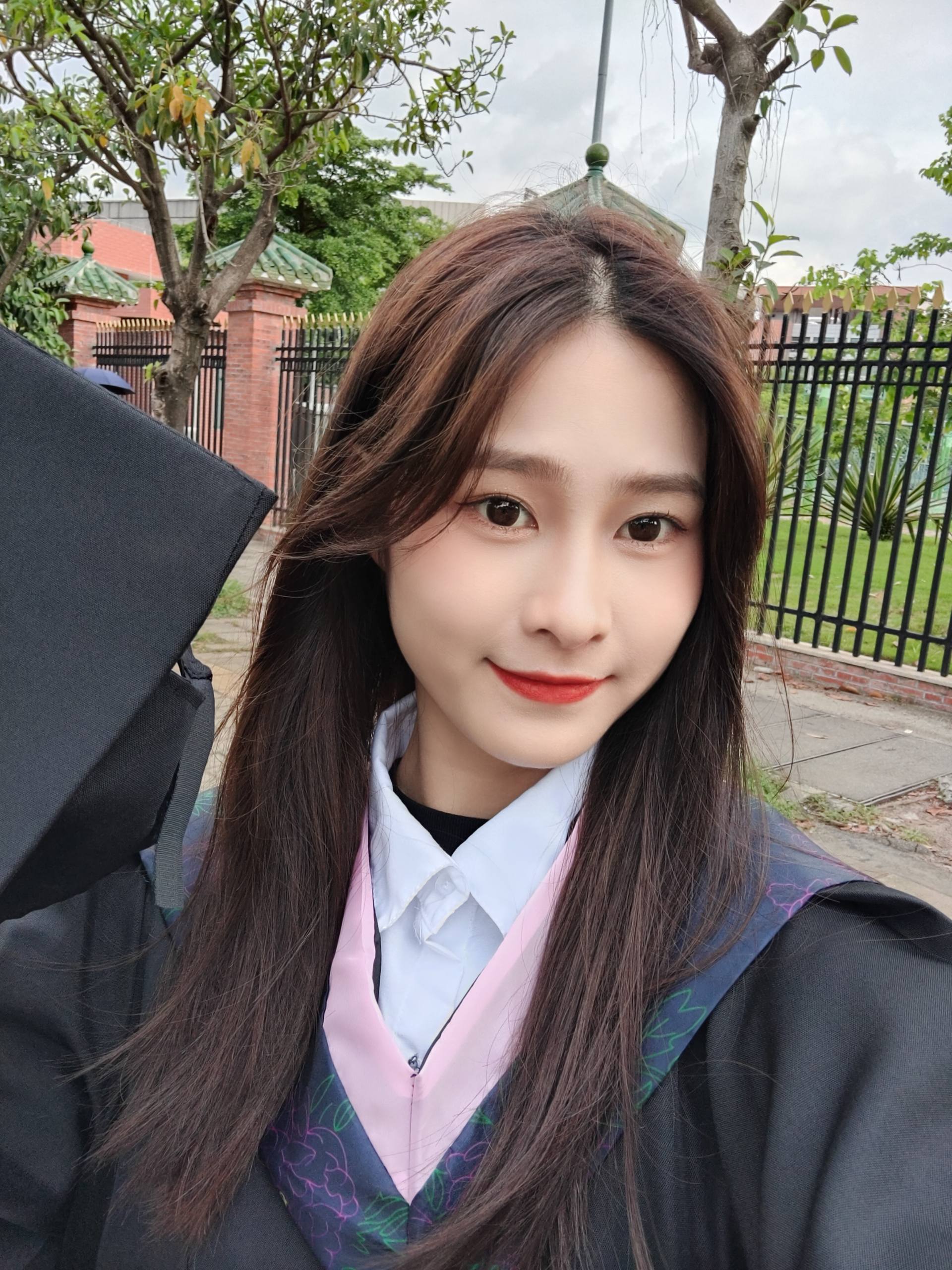 因胡歌入手一加9 pro:没想到我的自拍毕业照火爆朋友圈__凤凰网