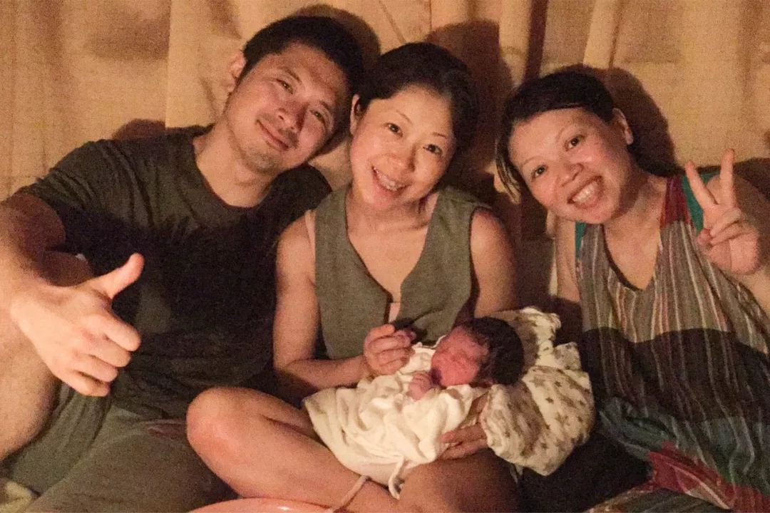 < 嘉克、由香里、裕子 >