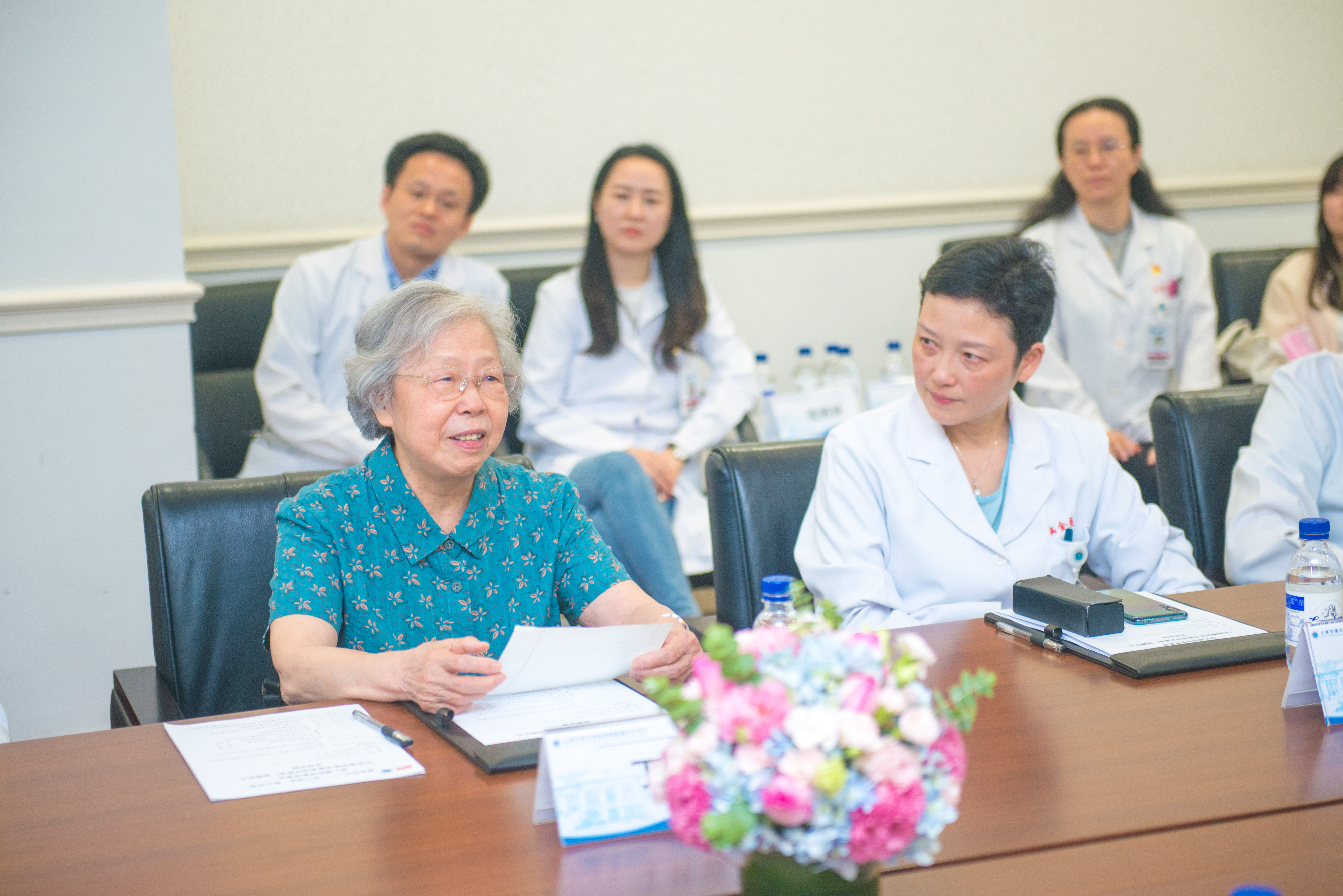 的上海交通大学医学院附属瑞金医院心脏内科教授丁怀翌静静坐在那里