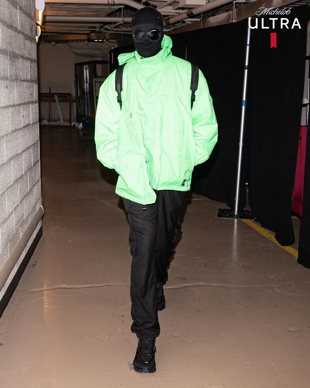 这就是潮流,库兹马这穿搭什么水平?_凤凰网体育_凤凰网