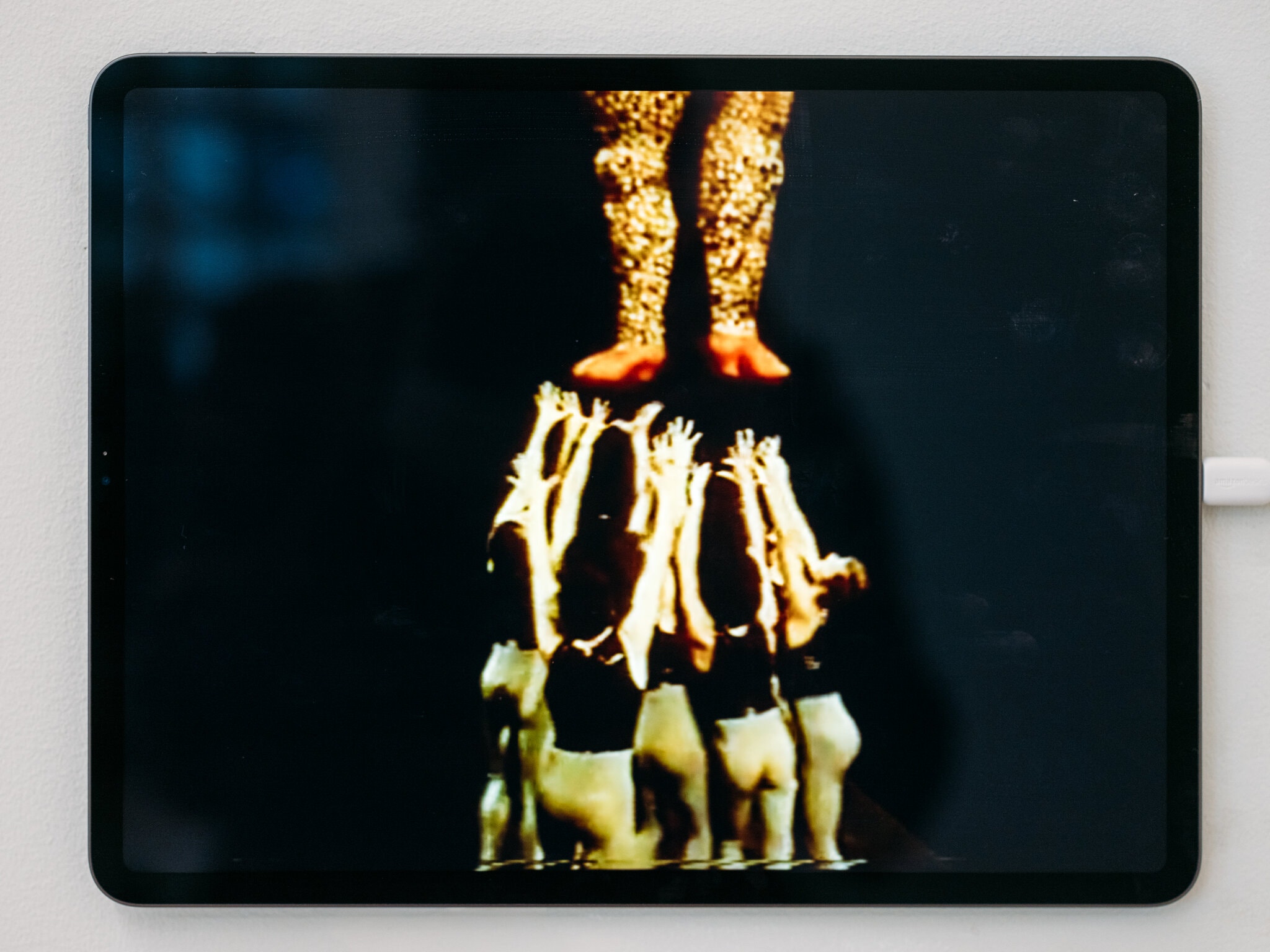 芭蕾舞剧《Élogede la Folie》中呈现妮基的“娜娜”舞者,节选自Salon 94画廊