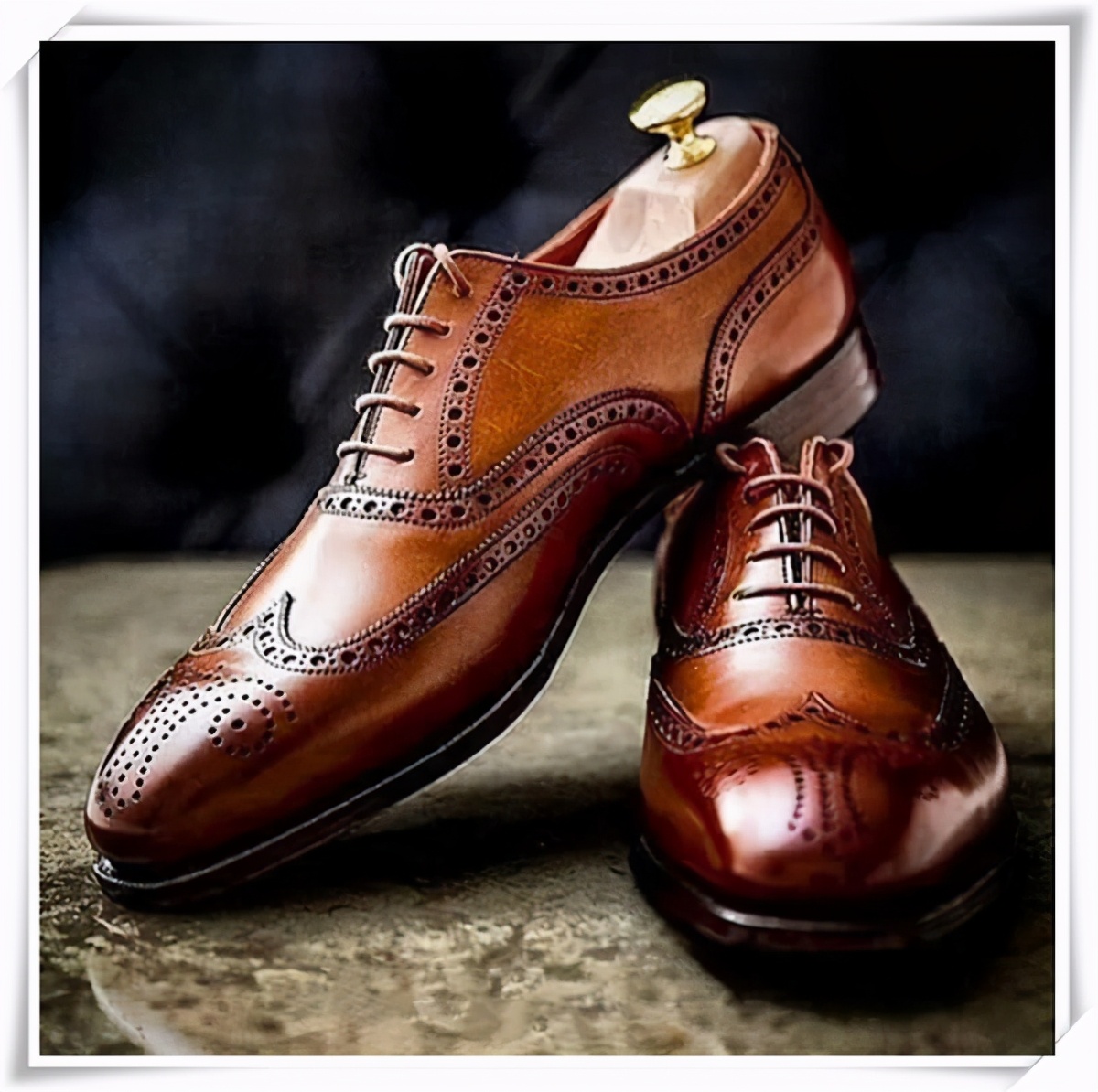 今年又火了一款鞋子,就是"布洛克鞋",能够驾驭各种风格_凤凰网时尚