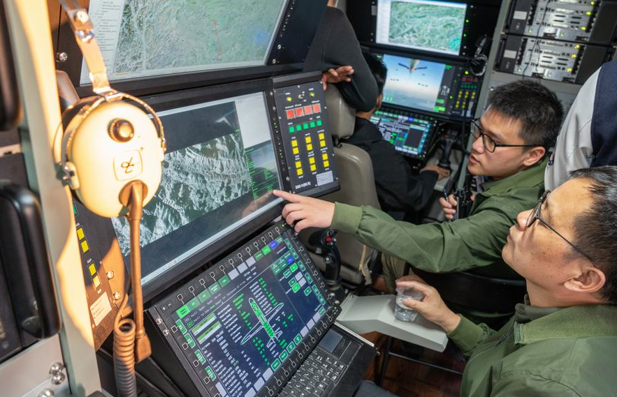 美国无人机杀人,中国无人机救人!翼龙2驰援河南,老百姓有救了