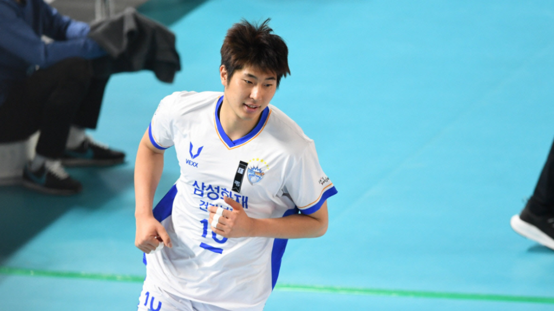 韩国男排运动员朴尚河