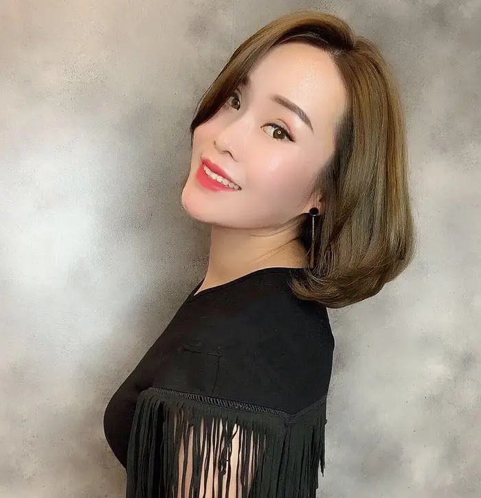 库妮珂出生于新疆阿勒泰地区福海县,毕业于石河子大学