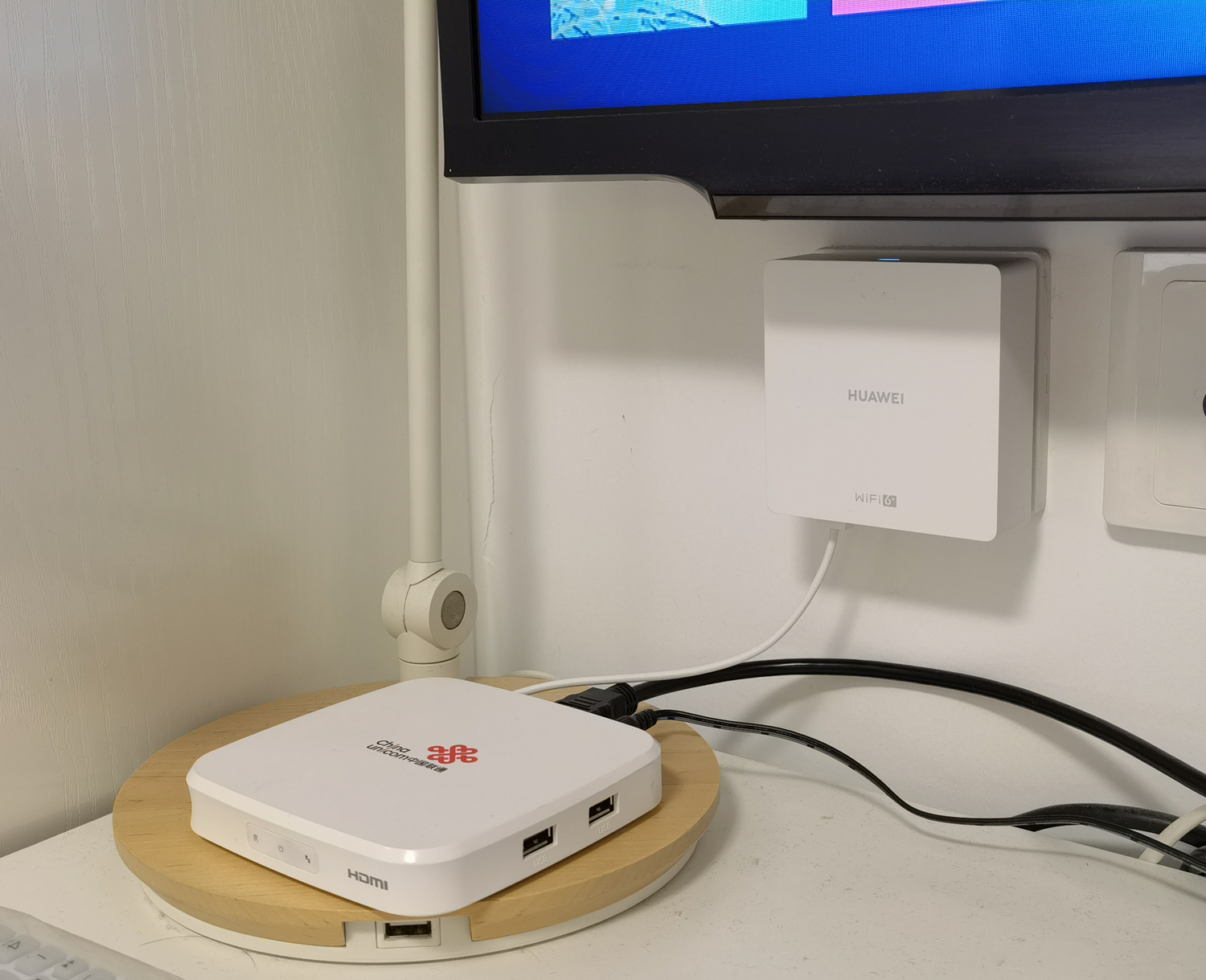 来看华为路由h6子路由 pro剖面图,"足量"设计,信号满满 pro版的子路由