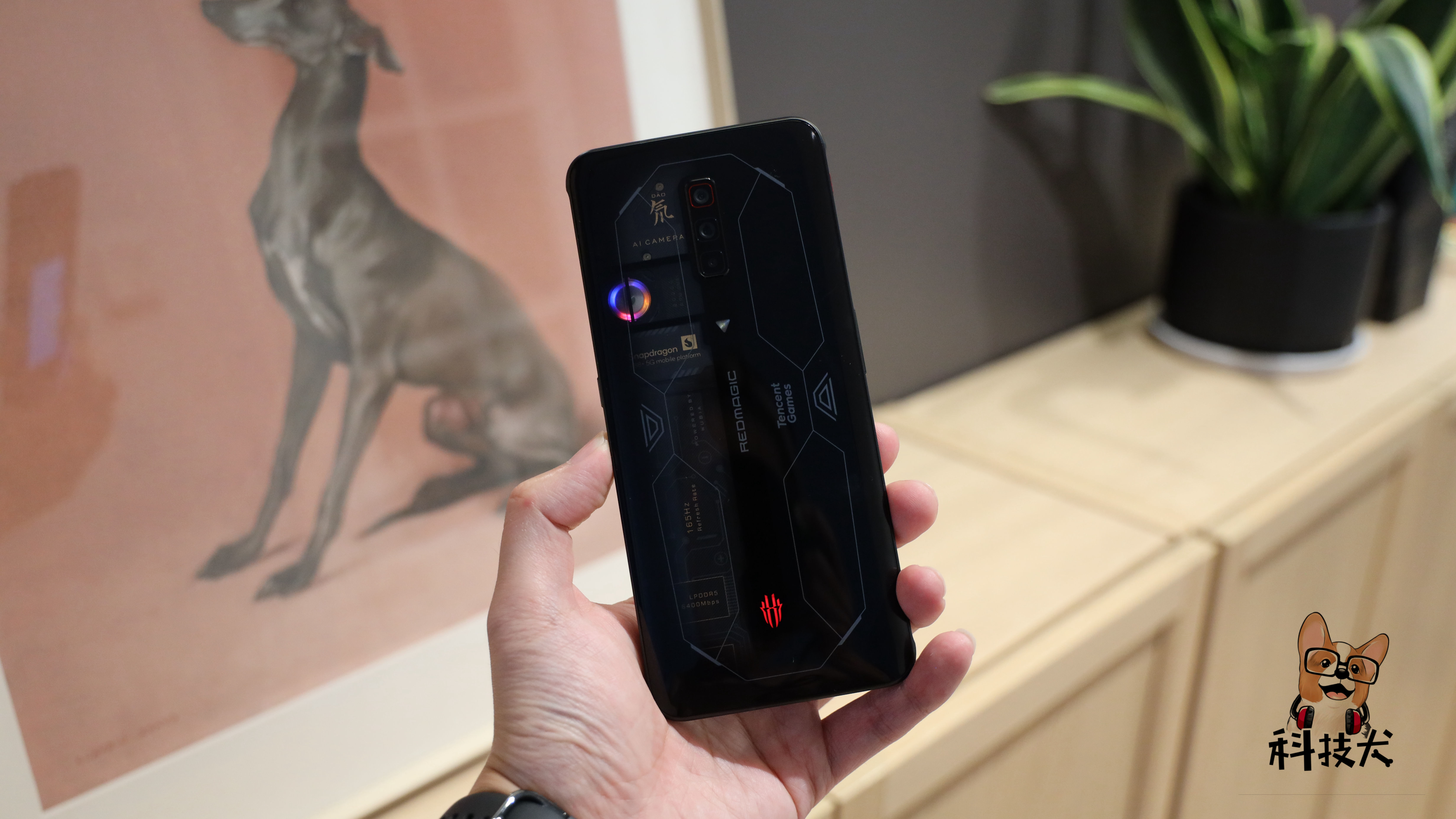 红魔6s pro氘锋透明版开箱:6项升级亮点 搭配航天级散热黑科技