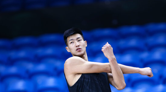 李玮颢25分刘子岳关键三分北京化工险胜中国矿大